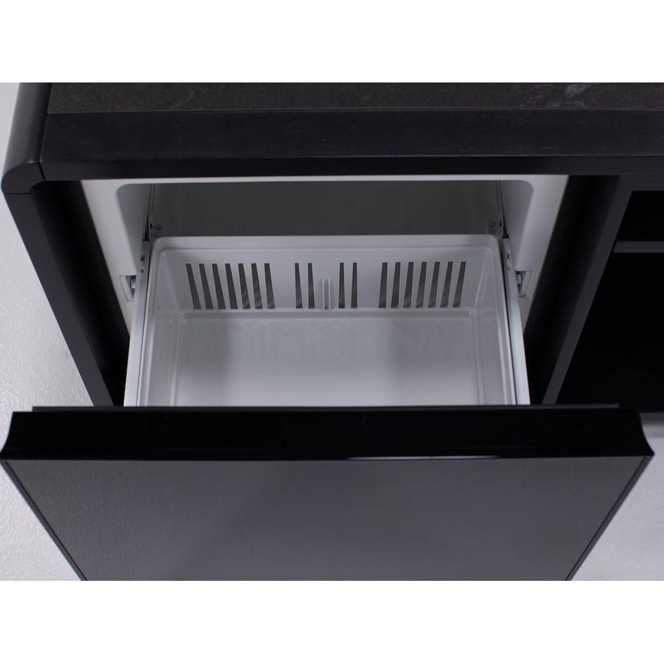 elmt black cocktail table halo  