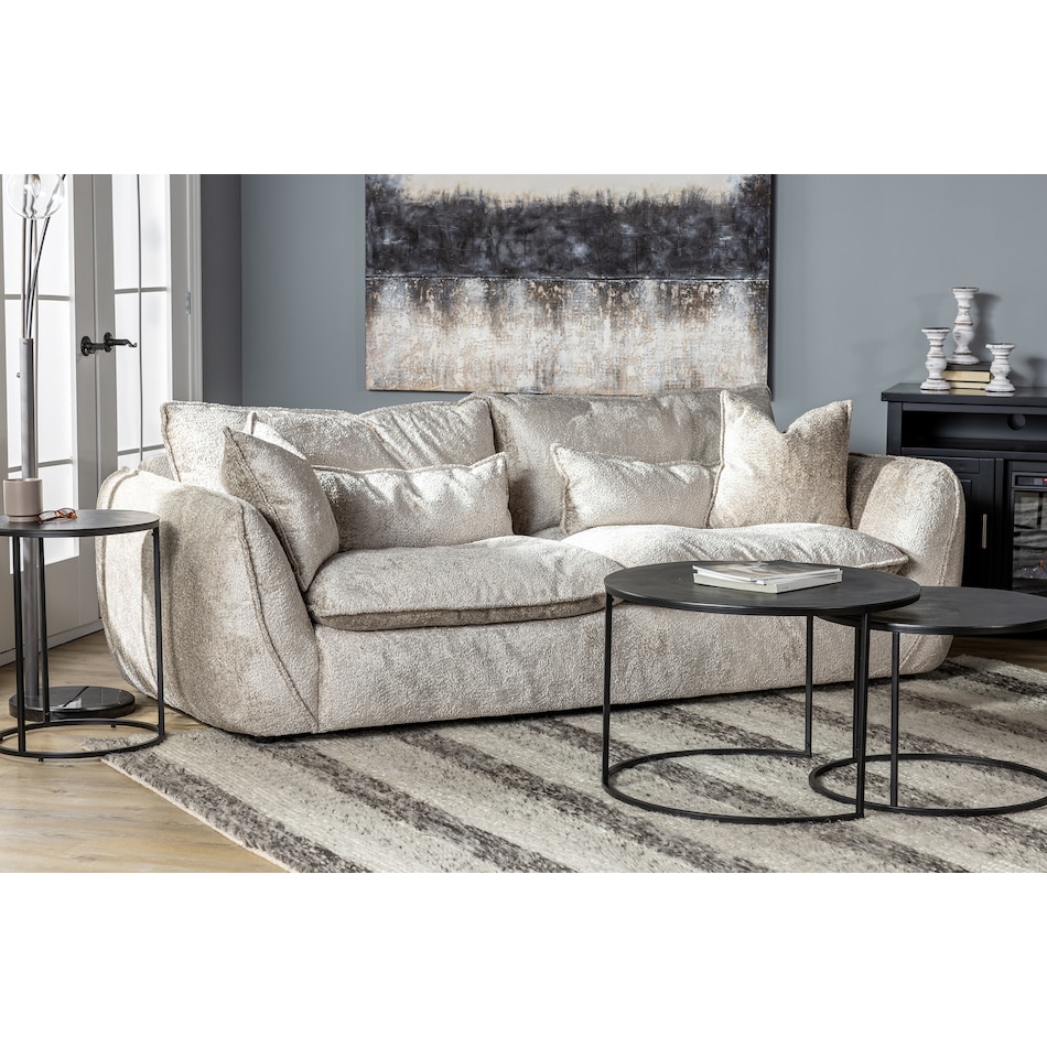 kuka beige  inches and over lifestyle image   