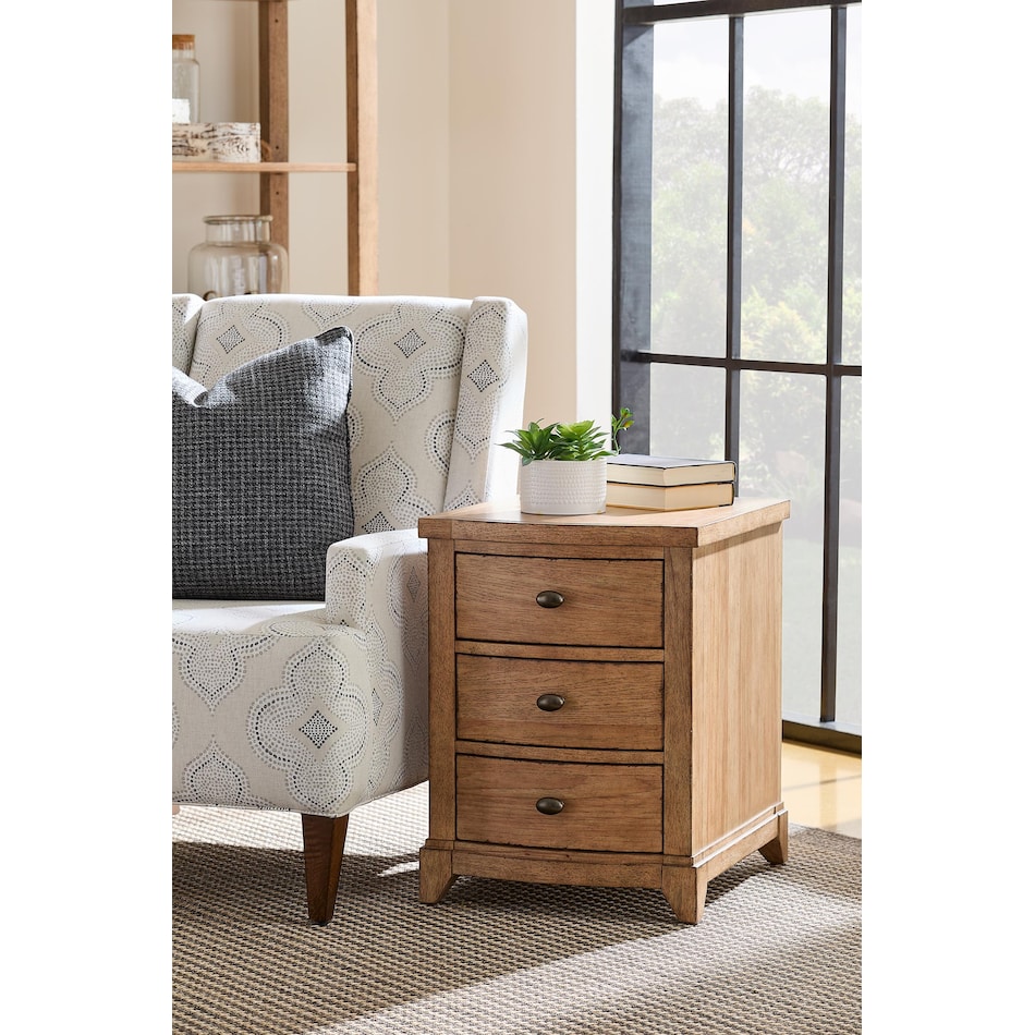lgcy brown chairside table tra  