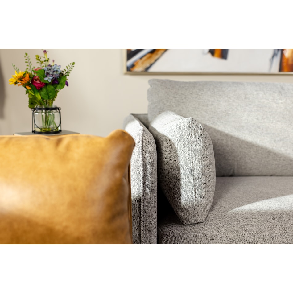 link grey  inches and under lifestyle image z  