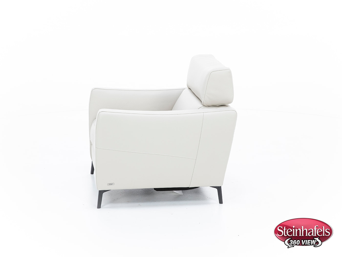 natuzzi cream recliner  image   