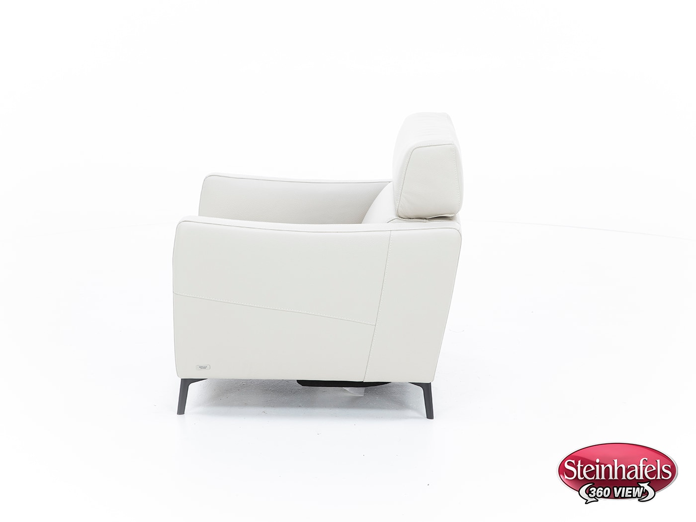natuzzi cream recliner  image   
