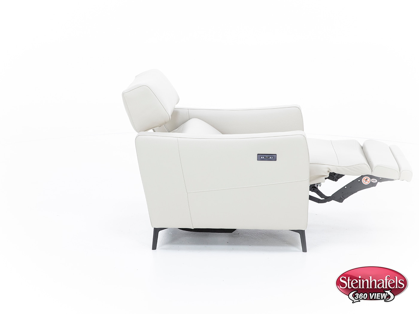 natuzzi cream recliner  image   