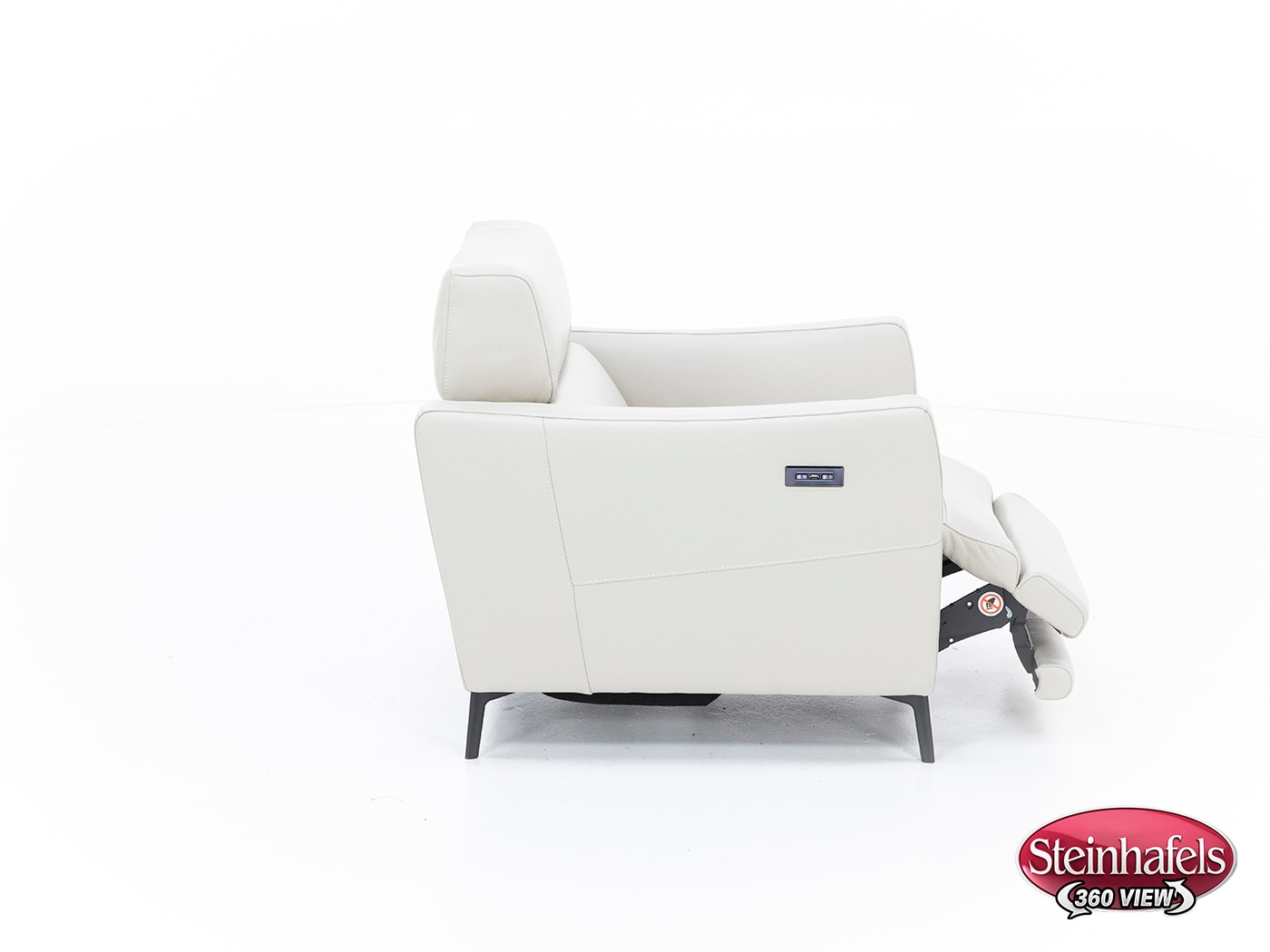 natuzzi cream recliner  image   