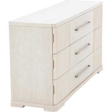 Evianna Dresser