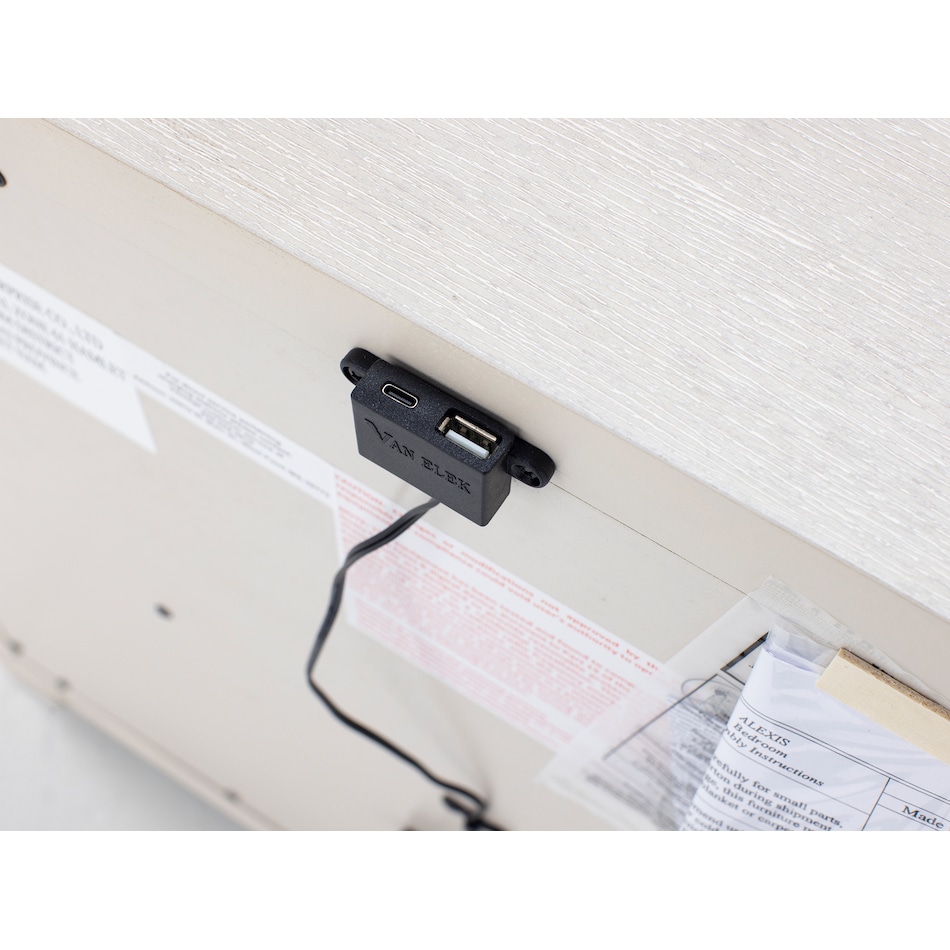 rivr white three drawer   