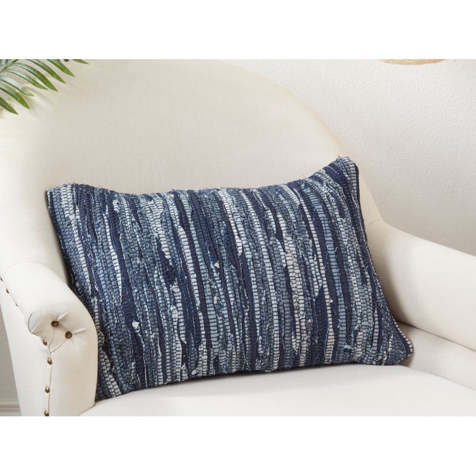 saro blue pillows   