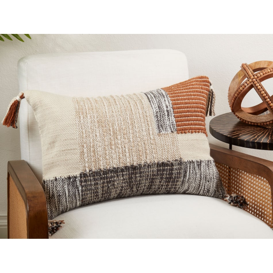 saro cream pillows   
