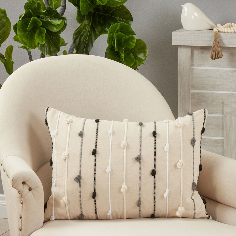 saro cream pillows   