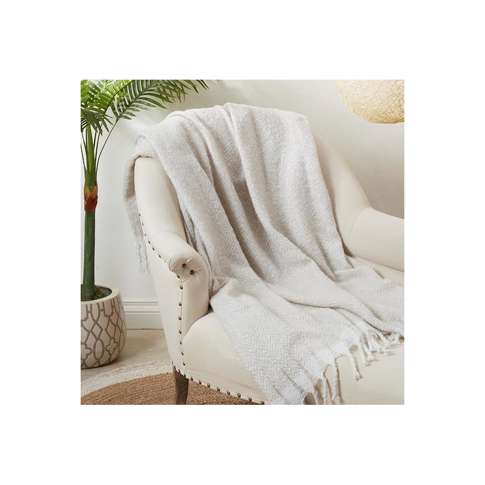 saro grey afghans   