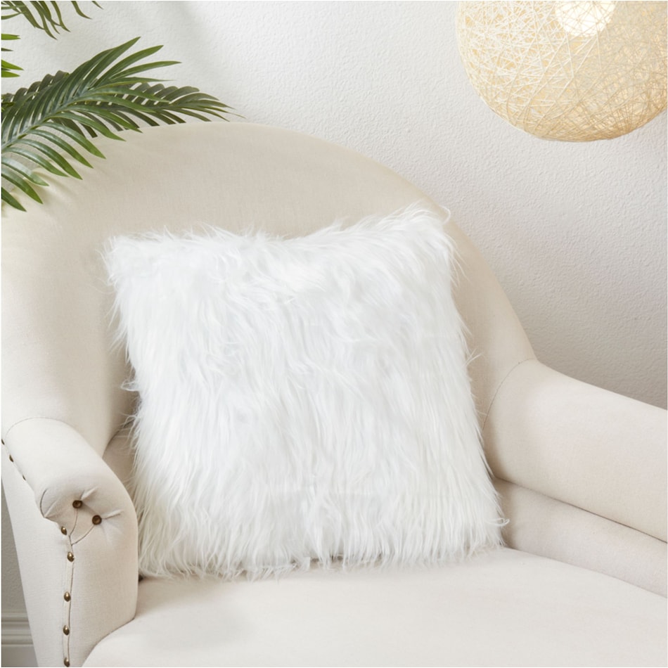 saro white pillows   