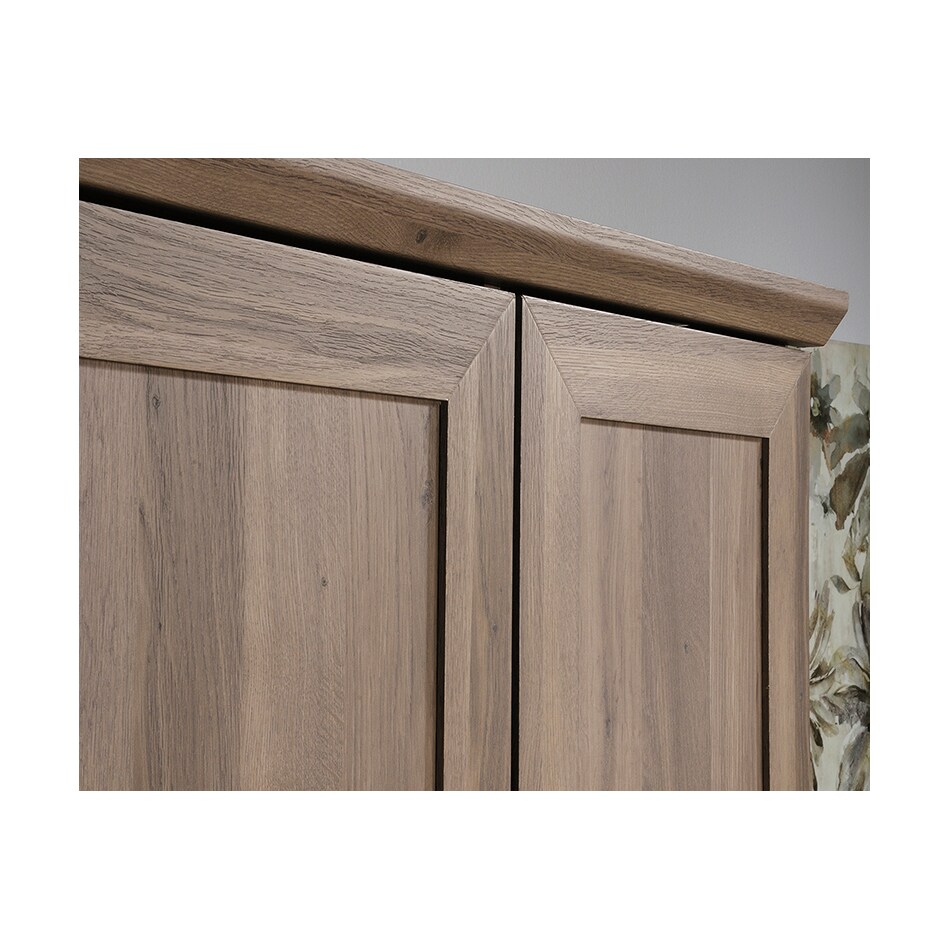 saud brown bar kitchen stor  