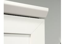 saud white bar kitchen stor  