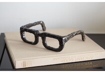 thnd black figurines   