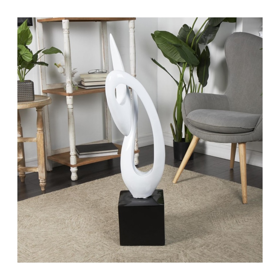 umai white figurines   